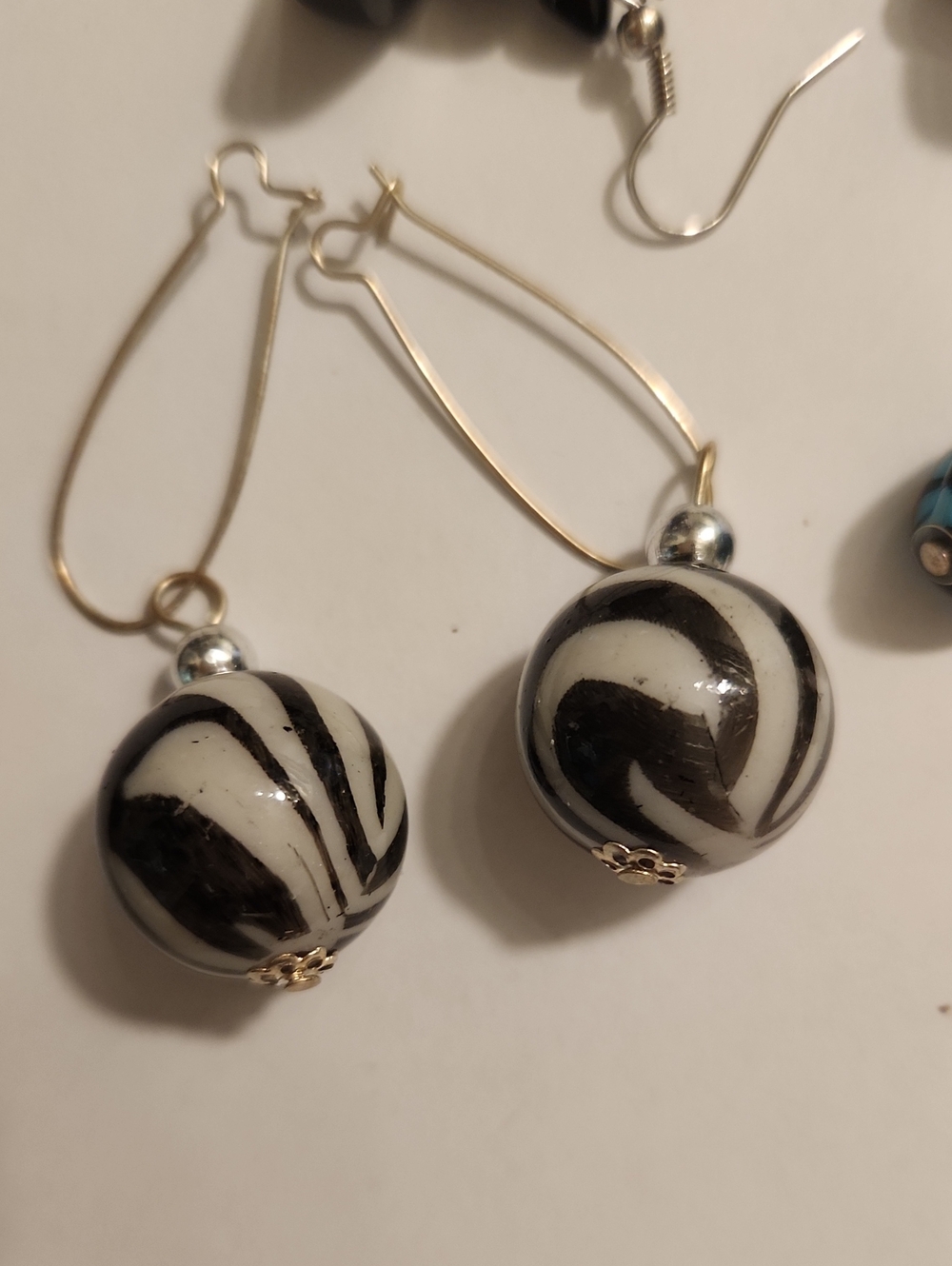 Dangle Earrings 3 Pair Older Fashion Earrings - Picture 2 of 4
